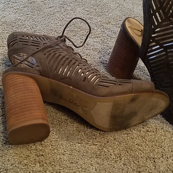 Brown lace up peep toe booties - Picture 3 of 4